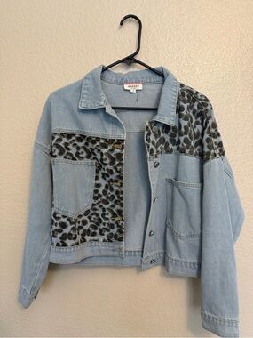 ANDREE Light Blue Denim Jacket with Leopard Print